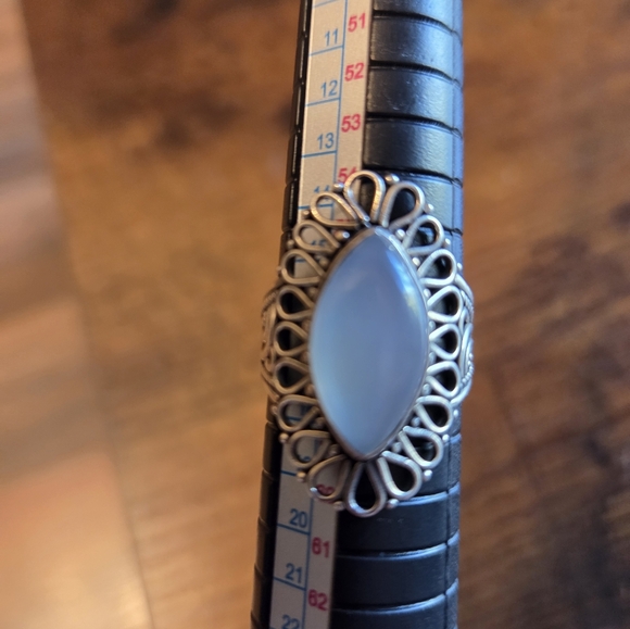 Large Moonstone 925 Silver Ring - Picture 2 of 6